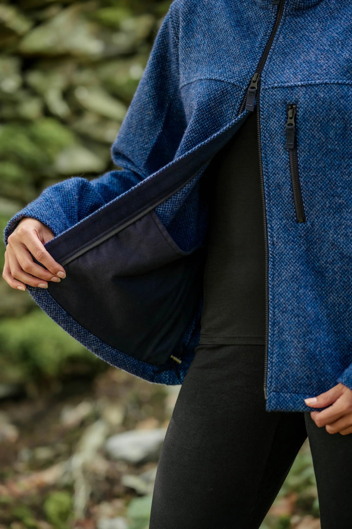 Women’s Merino wool fleece jacket in River Blue stash pocket